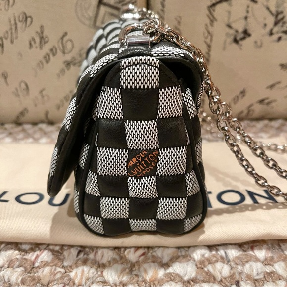 Louis Vuitton Calfskin Damier Twist BB Shouldr Bag - Picture 4 of 16